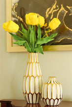 Load image into Gallery viewer, Elegant White and Gold Vase Set
