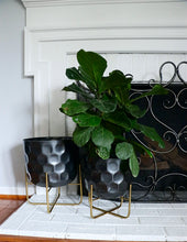 Load image into Gallery viewer, Metal Hammered Planter Set
