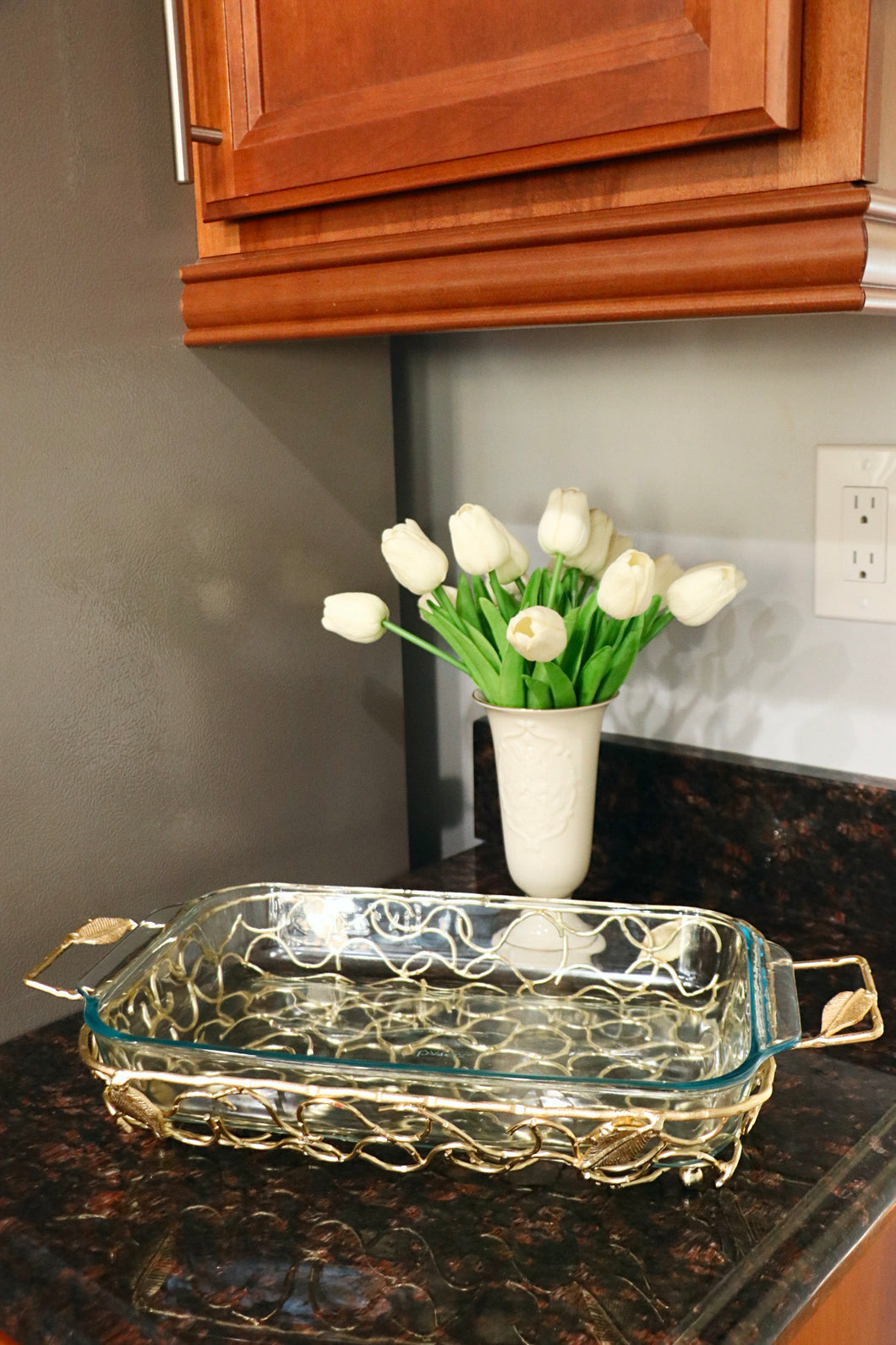 Rectangular Handled Pyrex Holder w/Leaf Design